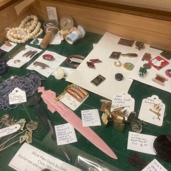 Downtown Mall & Marketplace - Pins and cuff links - Shopping Centers Near Me - Sebring, Florida