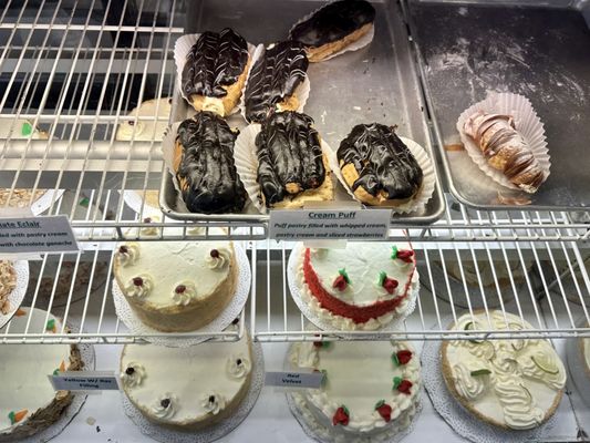 Lou's Restaurant & Bakery by null