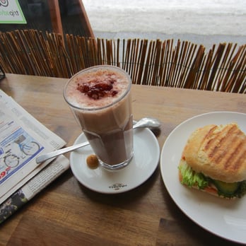 La Siesta Coffee und More - Heisser Schoki, herrlich, und Lachs Ciabatta, gut (halb schon gegessen--sorry, hatte 'n Bärhunger!) :) - Bistros Near Me - Berlin, BE La Siesta Coffee und More - Heisser Schoki, herrlich, und Lachs Ciabatta, gut (halb schon gegessen--sorry, hatte 'n Bärhunger!) :) - Bistros Near Me - Berlin, BE