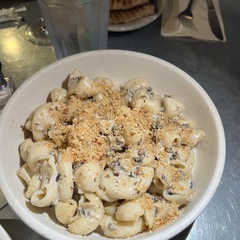 Paulie's - Canestri alla Funghi - Sandwiches Near Me - Houston, Texas