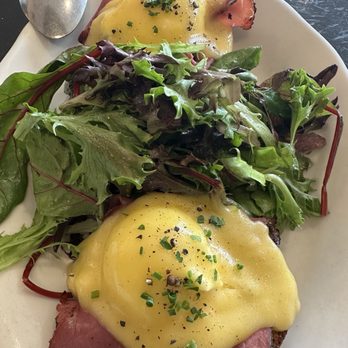 Grand Lake Kitchen - Dimond - Pastrami Benedict - Breakfast & Brunch Near Me - Oakland, California Grand Lake Kitchen - Dimond - Pastrami Benedict - Breakfast & Brunch Near Me - Oakland, California
