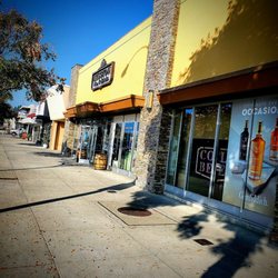 Mission Wine & Spirits - Entrance along East Washington