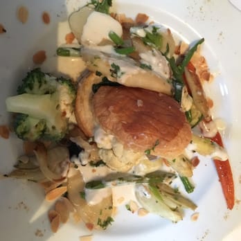 De Bühne - Here & Now veggies with puff pastry - Vegetarian Near Me - Bruges, VWV