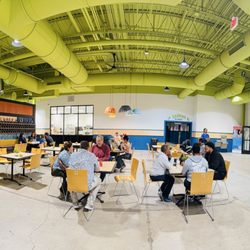 Cafe Roig - Seating options