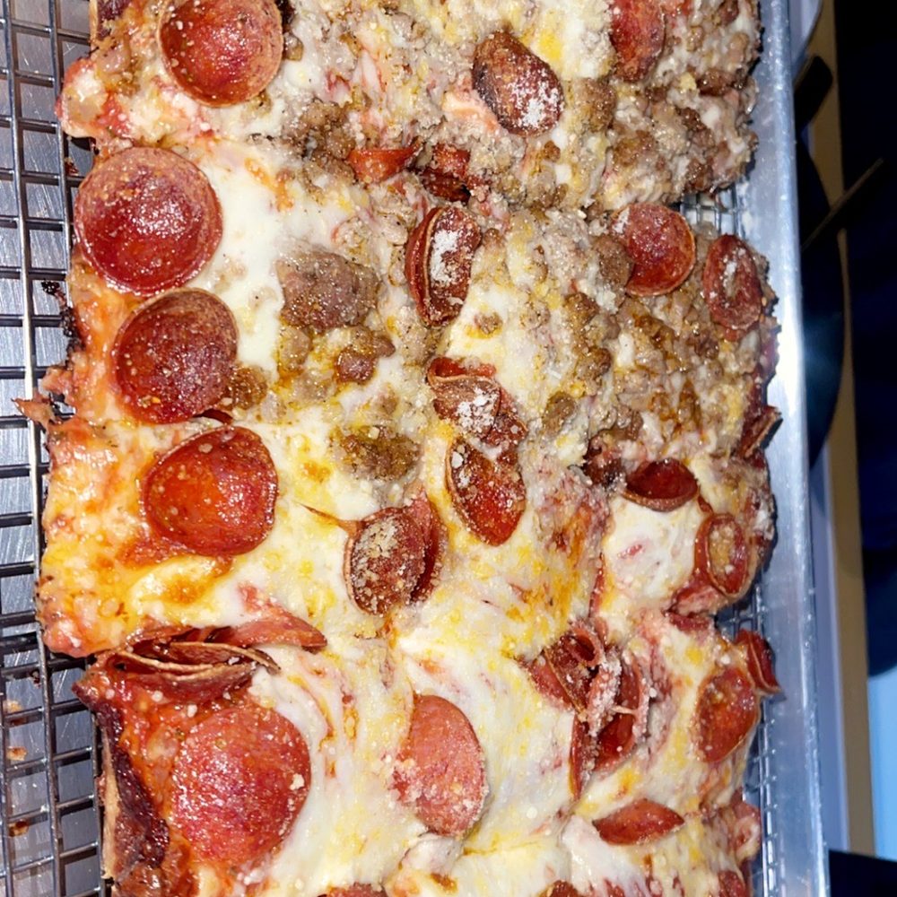 Pizzaboy - Pepperoni Detroit style pizza - Pizza Near Me - Chicago, Illinois