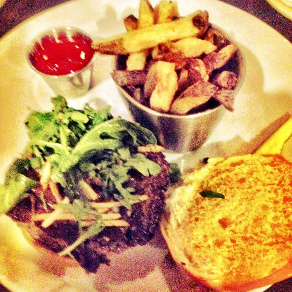 Hecks - Avon burger - Breakfast & Brunch Near Me - Cleveland, Ohio