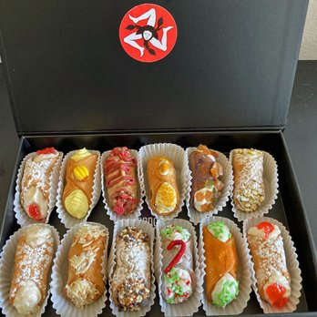 Cannoli Crunch - Set of 12 assorted cannolis - December varieties - Desserts Near Me - Toronto, Ontario