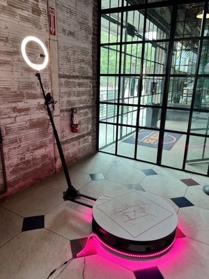 360 Digital Photo Booth Rental - We are proud to service the Houston, TX and surrounding areas by providing party and event
rentals to include 360 and Digital Photo Booth experiences, Photo Backdrops, and more. Host us at
your next event!