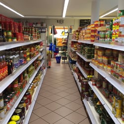 Dolphin Market - Einer der Gänge