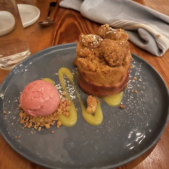 Meadowsweet - rhubarb raspberry crumble - New American Near Me - Brooklyn, New York