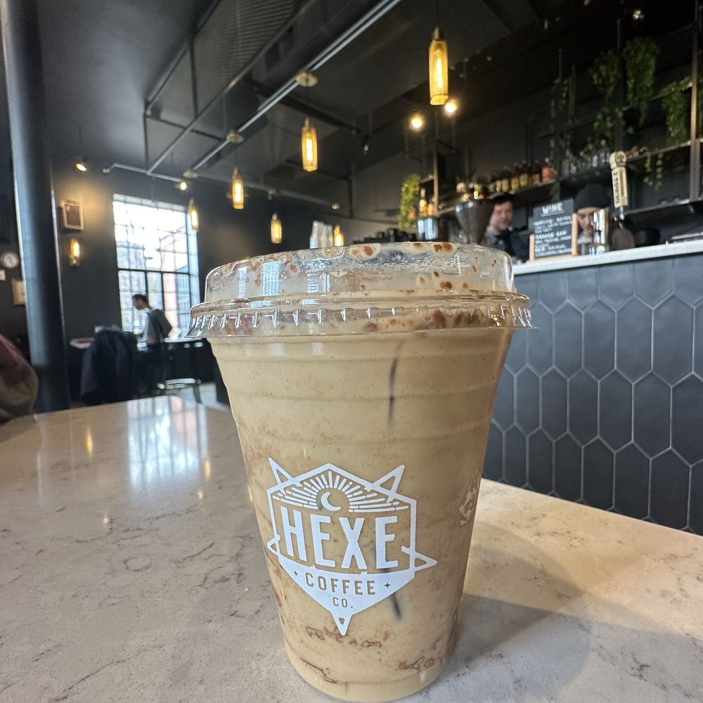 Hexe Coffee - Ice vanilla latte with cinnamon - Coffee & Tea Near Me - Chicago, Illinois