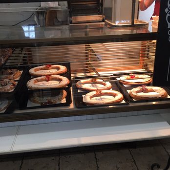 Oliver's Bakery - Kringles - Donuts Near Me - Kenosha, Wisconsin