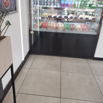 It’s Boba Time - Pasadena - Cake slices and macrons - Bubble Tea Near Me - Pasadena, California