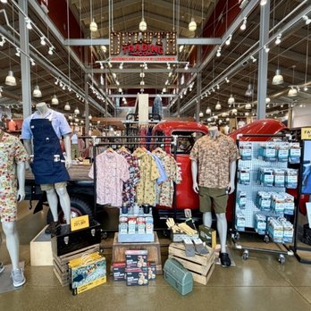 Duluth Trading Company - Merchandise near front of store in summer - Men's Clothing Near Me - Pittsburgh, Pennsylvania Duluth Trading Company - Merchandise near front of store in summer - Men's Clothing Near Me - Pittsburgh, Pennsylvania