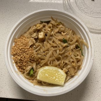 Wah Ha Ha - Chicken Pad Thai Noodle - Thai Near Me - Gainesville, Florida