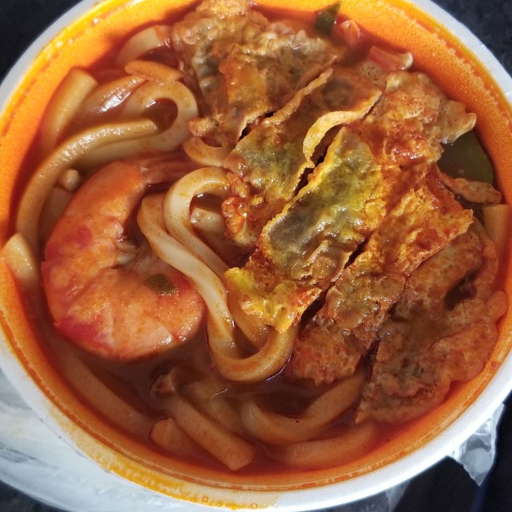 Yellow Kitchen - Spicy seafood udon - Food Trucks Near Me - Waipahu, Hawaii