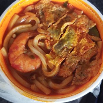 Yellow Kitchen - Spicy seafood udon - Food Trucks Near Me - Waipahu, Hawaii