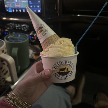 Blue Moo - Homemade vanilla - Ice Cream & Frozen Yogurt Near Me - West Jordan, Utah