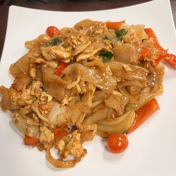 Karin Thai - Pad Kee Mow. - Thai Near Me - Auburn, California Karin Thai - Pad Kee Mow. - Thai Near Me - Auburn, California