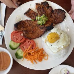 Sườn / Thịt / Gà Nướng with egg Sườn / Thịt / Gà Nướng with egg