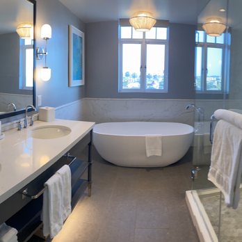 The Seabird Resort - Huge bath - Resorts Near Me - Oceanside, California The Seabird Resort - Huge bath - Resorts Near Me - Oceanside, California