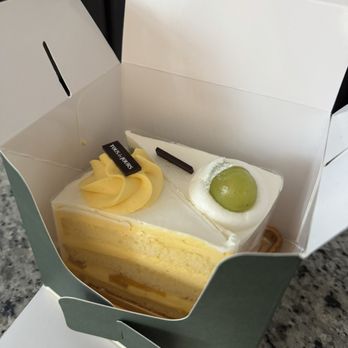 Tous Les Jours - Mango cloud cake - Bakeries Near Me - University City, Missouri Tous Les Jours - Mango cloud cake - Bakeries Near Me - University City, Missouri