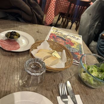 Chez Jules - Complementary starters - French Near Me - Edinburgh, EDH Chez Jules - Complementary starters - French Near Me - Edinburgh, EDH