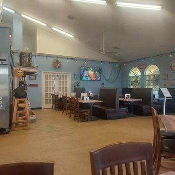 Mainely Seafood - Dinning Area - Seafood Markets Near Me - Punta Gorda, Florida