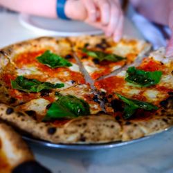 Grá - Margarita Pizza, so good