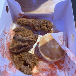 Barely any meat on the bones for 15 bucks combo.... Barely any meat on the bones for 15 bucks combo....
