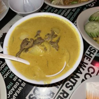 Toi On Sunset - Yellow Curry - Thai Near Me - Los Angeles, California Toi On Sunset - Yellow Curry - Thai Near Me - Los Angeles, California