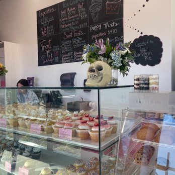 LIL’ CAKES & CREAMERY - Updated November 2025 - 28 Photos & 21 Reviews