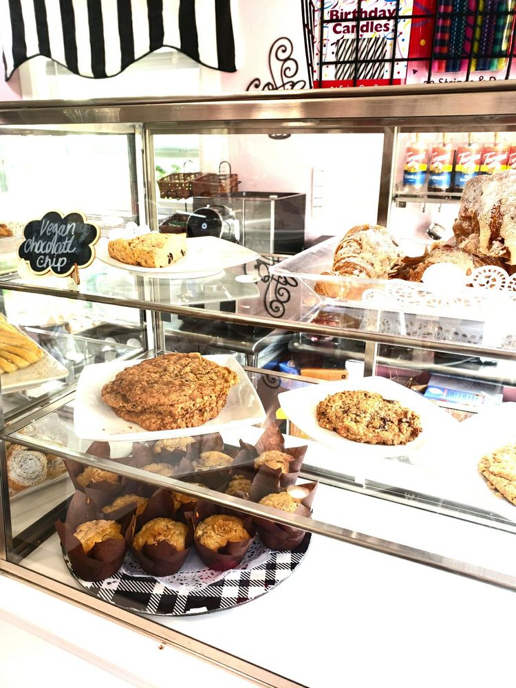 DELISH BAKERY 21 Photos & 11 Reviews Bakeries 1603 Lafayette St