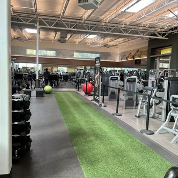 LA Fitness - Hybrid training area with turf - Gyms Near Me - Cedar Park, Texas LA Fitness - Hybrid training area with turf - Gyms Near Me - Cedar Park, Texas