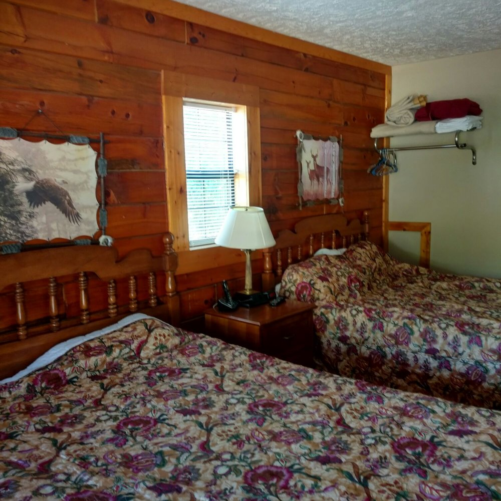 Dover Inn Motel & Cabins - Hotels Near Me - Dover, Tennessee