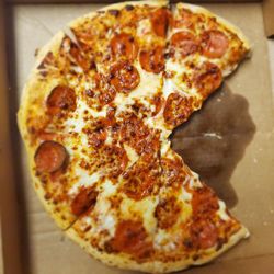 New York Giant Pizza - Pepperoni Pizza
