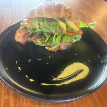 Le Petit Café - BLT Croissant - Food Trucks Near Me - Troutdale, Oregon