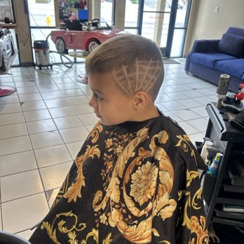Lollicut - Spider design for my spider monkey - Hair Salons Near Me - Tarzana, California