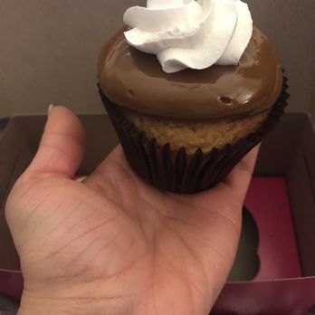 Smallcakes - Desserts Near Me - Pearland, Texas