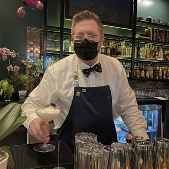 Bon Mot - If you spot Lucas, have him make you a custom cocktail. This man is a master! - Korean Near Me - Cupertino, California