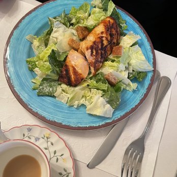 Reynolds Tavern - Salmon Caesar Salad - Tea Rooms Near Me - Annapolis, Maryland Reynolds Tavern - Salmon Caesar Salad - Tea Rooms Near Me - Annapolis, Maryland