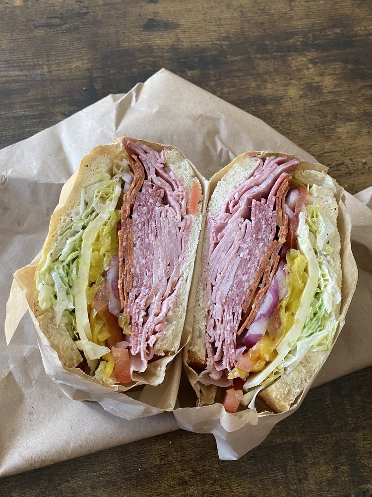 Luvie’s Deli