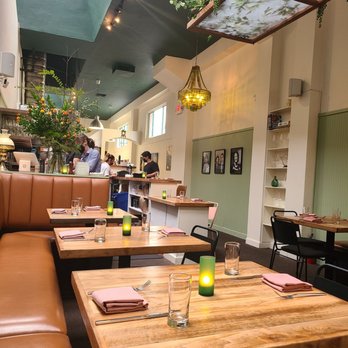 Mama - Interior - Italian Near Me - Oakland, California