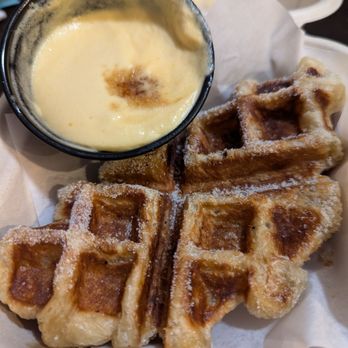 Bobaholics - Creme brulee croffle - Bubble Tea Near Me - San Jose, California