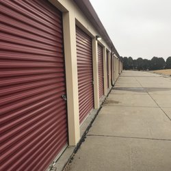 Red Dot Storage - Iowa City - Outside units