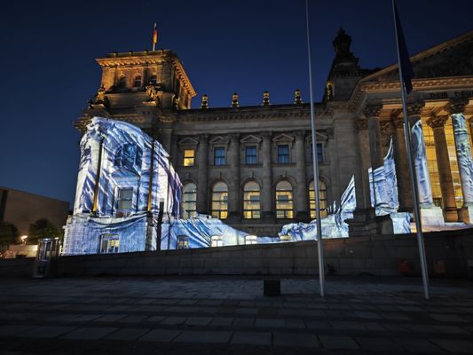 Reichstag Building by null