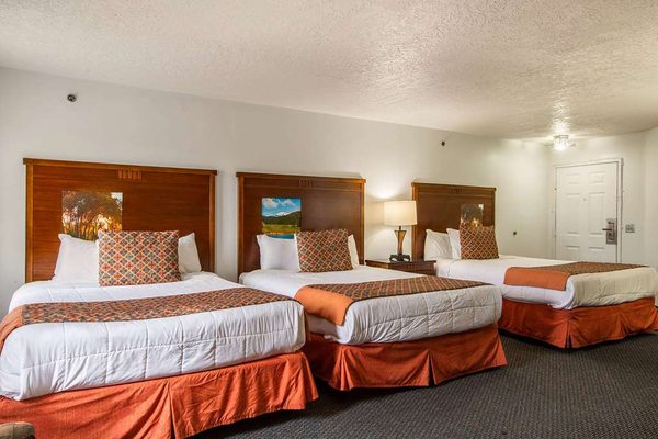 Sandia Peak Inn Old Town ABQ, a Howard Johnson by Wyndham by null