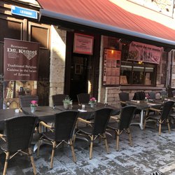 De Kansel - Sidewalk seating before the dinner rush in late May 2018. Typically, Europeans eat dinner around 7:00 - 8:00 PM.
