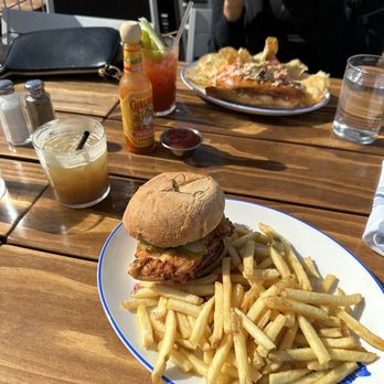 Sam's Anchor Cafe - Fried Chicken Sandwich - Seafood Near Me - Tiburon, California