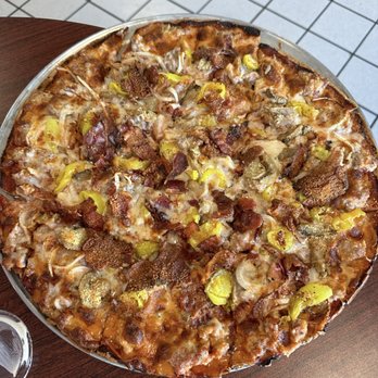 Affton Pizza Company - Supreme pizza with banana peppers instead of green peppers - Pizza Near Me - Saint Louis, Missouri Affton Pizza Company - Supreme pizza with banana peppers instead of green peppers - Pizza Near Me - Saint Louis, Missouri